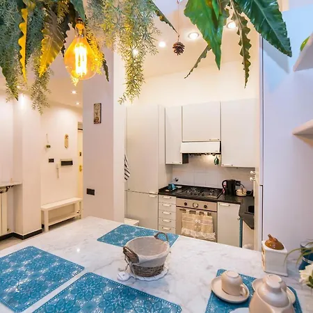 Holly House Apartment