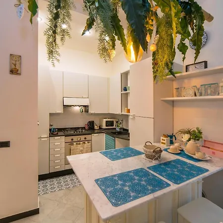 Holly House Apartment